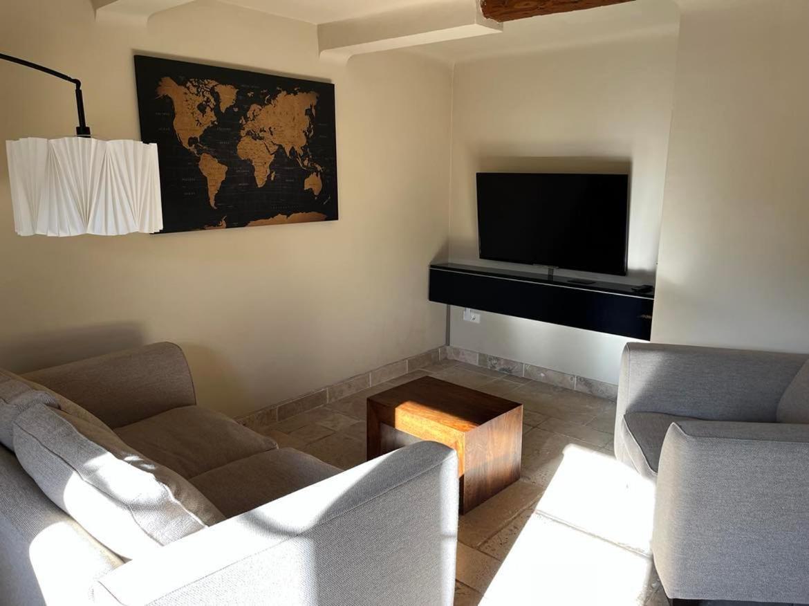 Domaine De La Citerne Bed and Breakfast Nans-les-Pins Δωμάτιο φωτογραφία